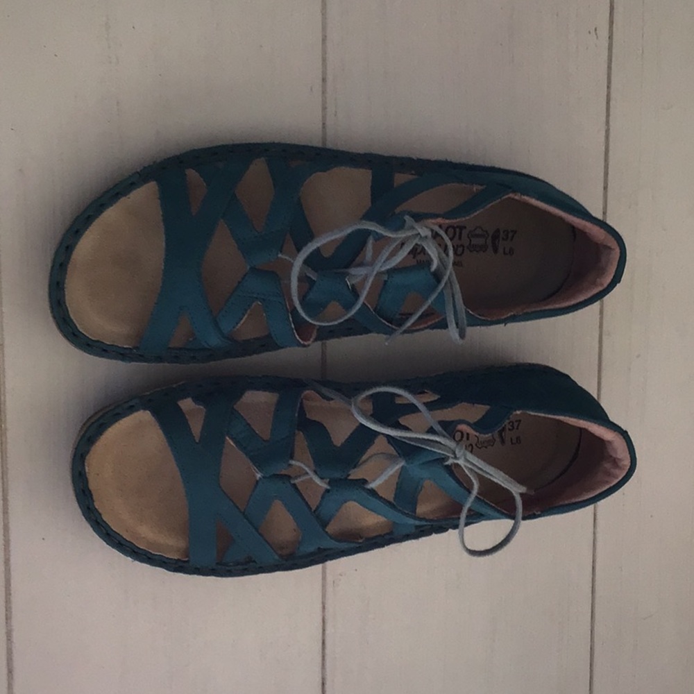 Noat leather sandals, women’s size 37 (us7).